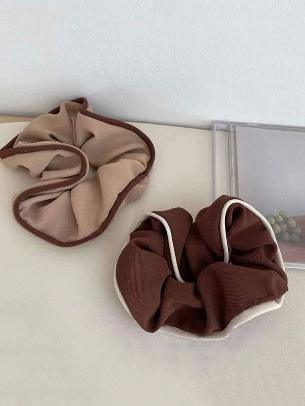 2 Stk Scrunchies med Kontrast Kanter - i Brun & Beige