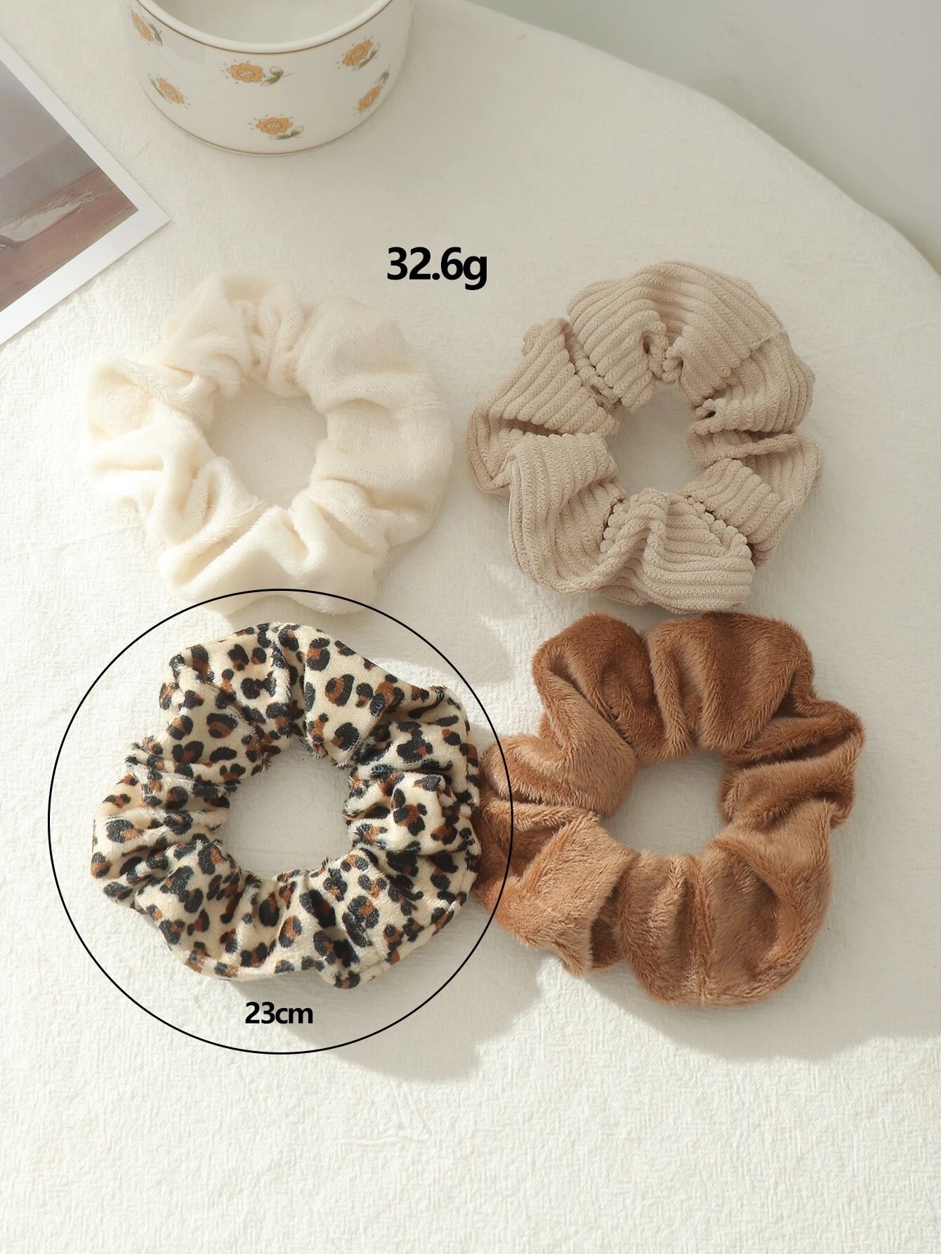 4 Bløde Scrunchies Hårelastikker - i Creme, Beige, Brun & Dyreprint