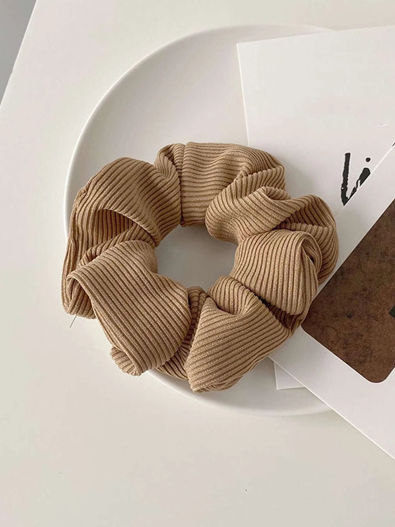 4 Scrunchies Hårelastikker - i Naturlige Farver