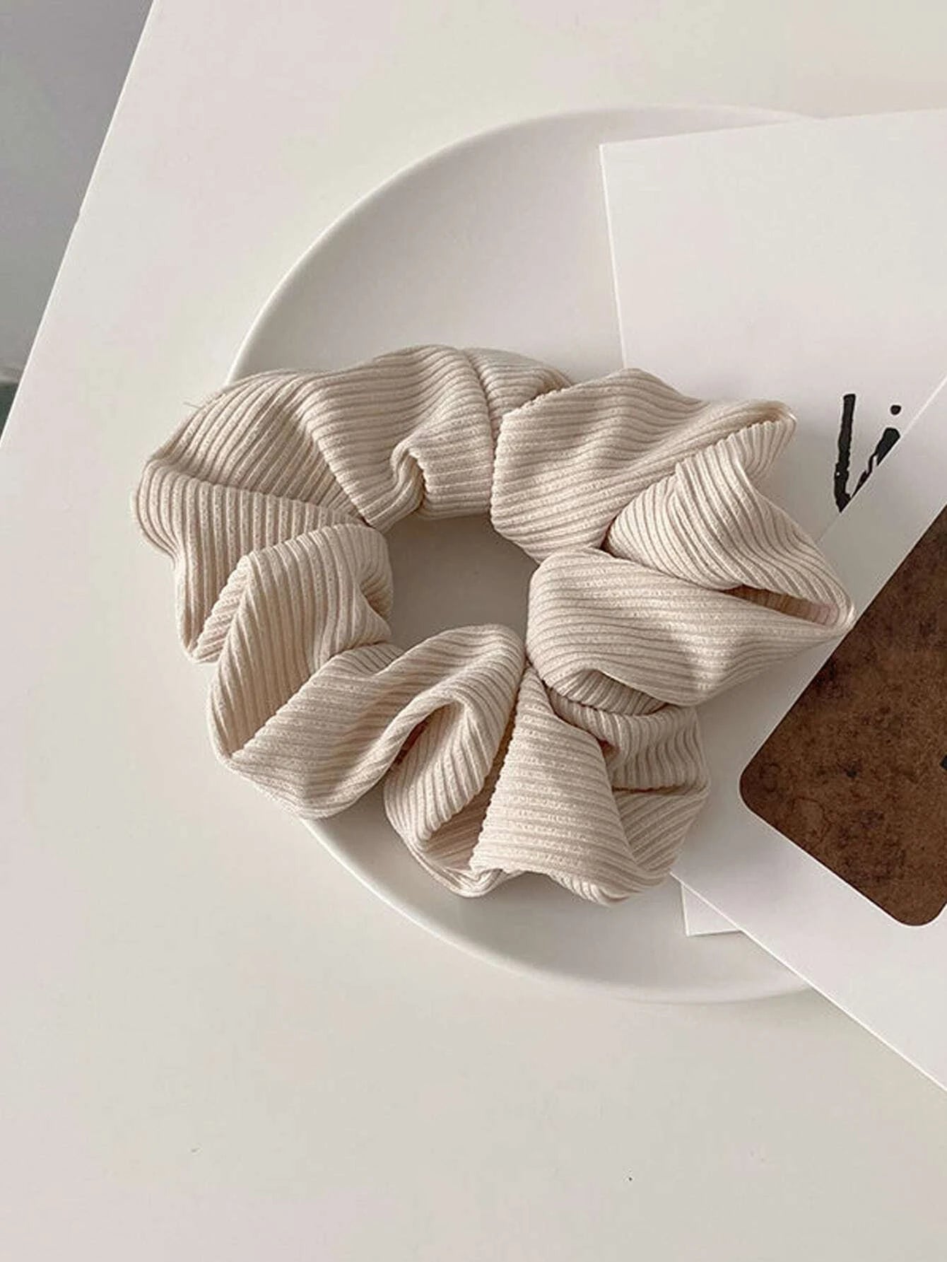 4 Scrunchies Hårelastikker - i Naturlige Farver