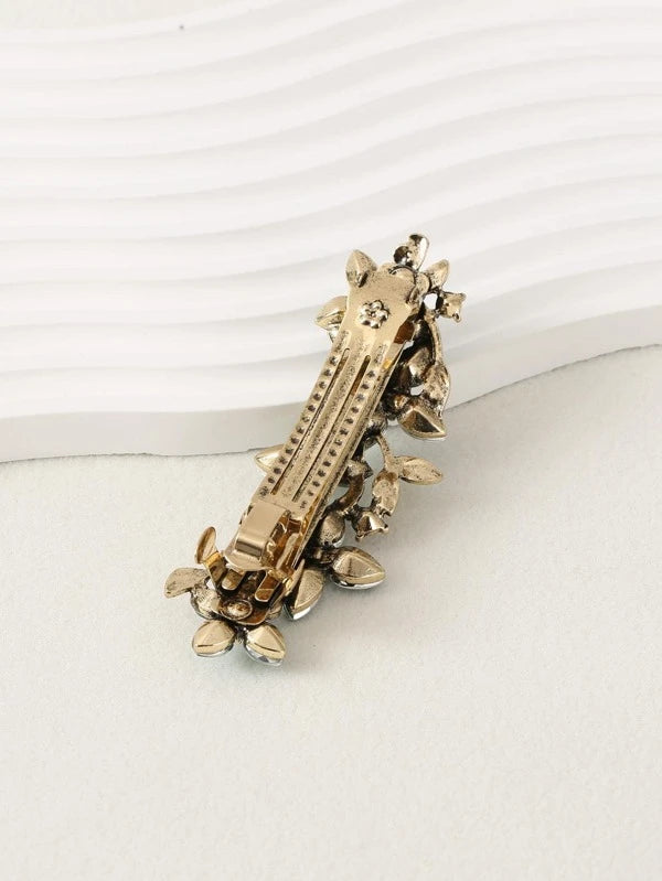 Golden Patent Buckle with Flowers & Pearls - in Green