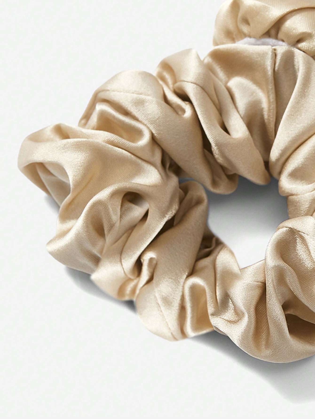 Gylden Satin-Scrunchie Hårelastik med Rose