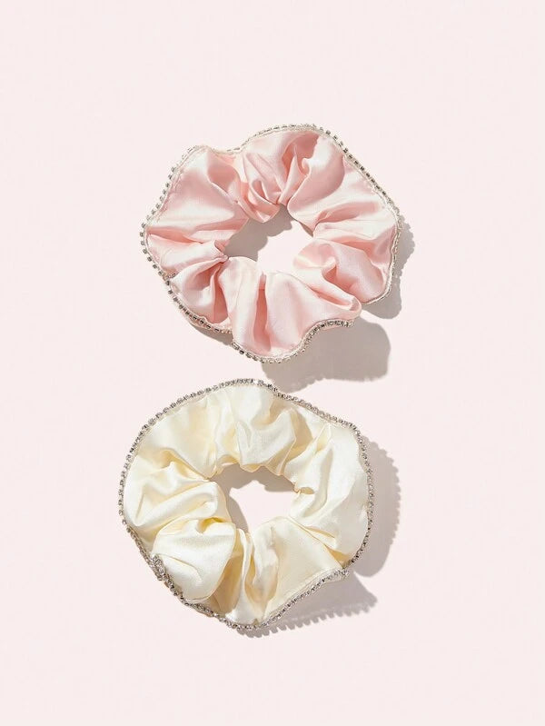 2 Stk Satin Scrunchies med Krystalperler - i Lyserød & Creme