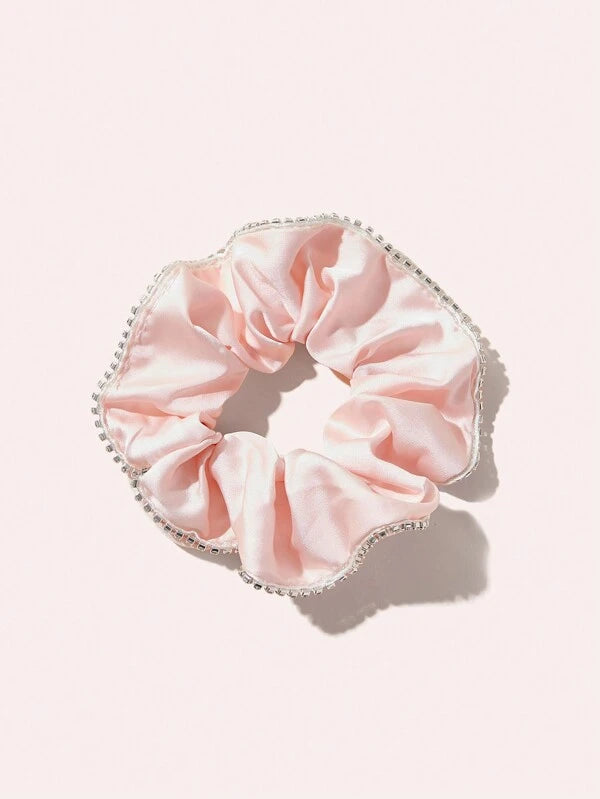 2 Stk Satin Scrunchies med Krystalperler - i Lyserød & Creme