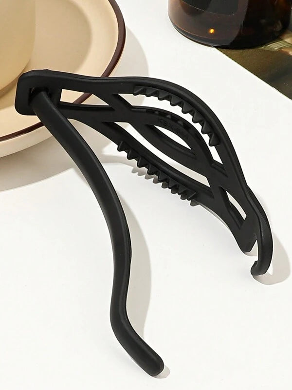 Black Slide Buckle with Twisted Pattern