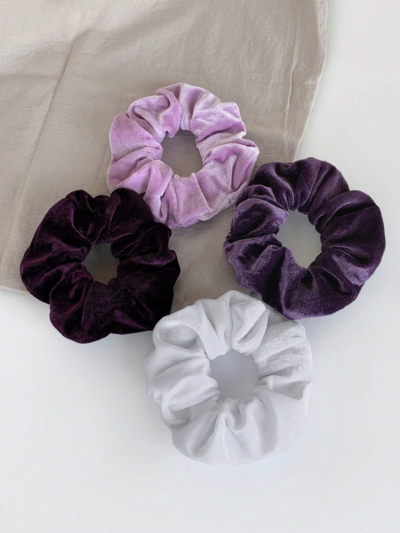 4 Stk Store Velour Hårelastikker - i Lilla Farver