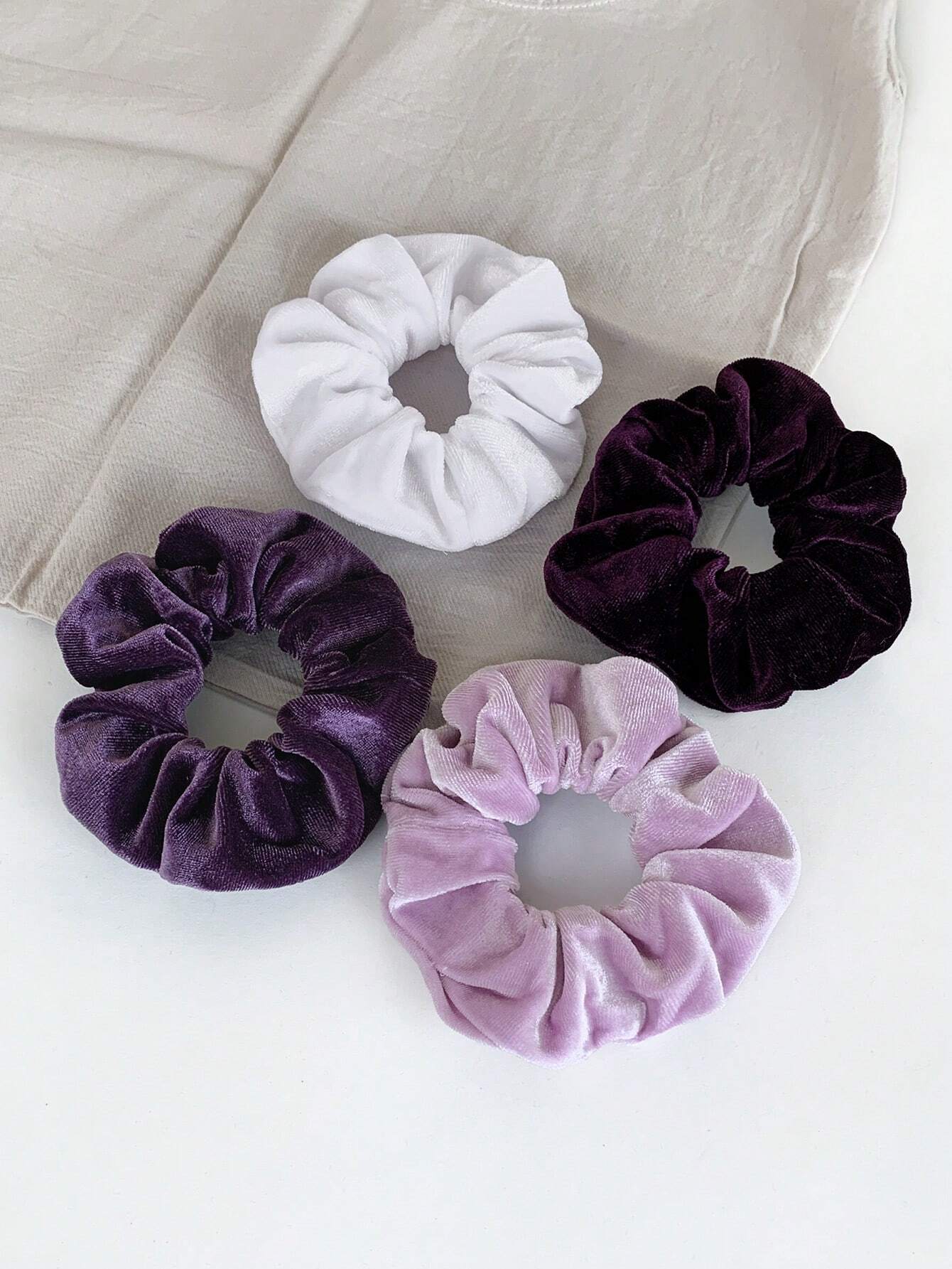4 Stk Store Velour Hårelastikker - i Lilla Farver