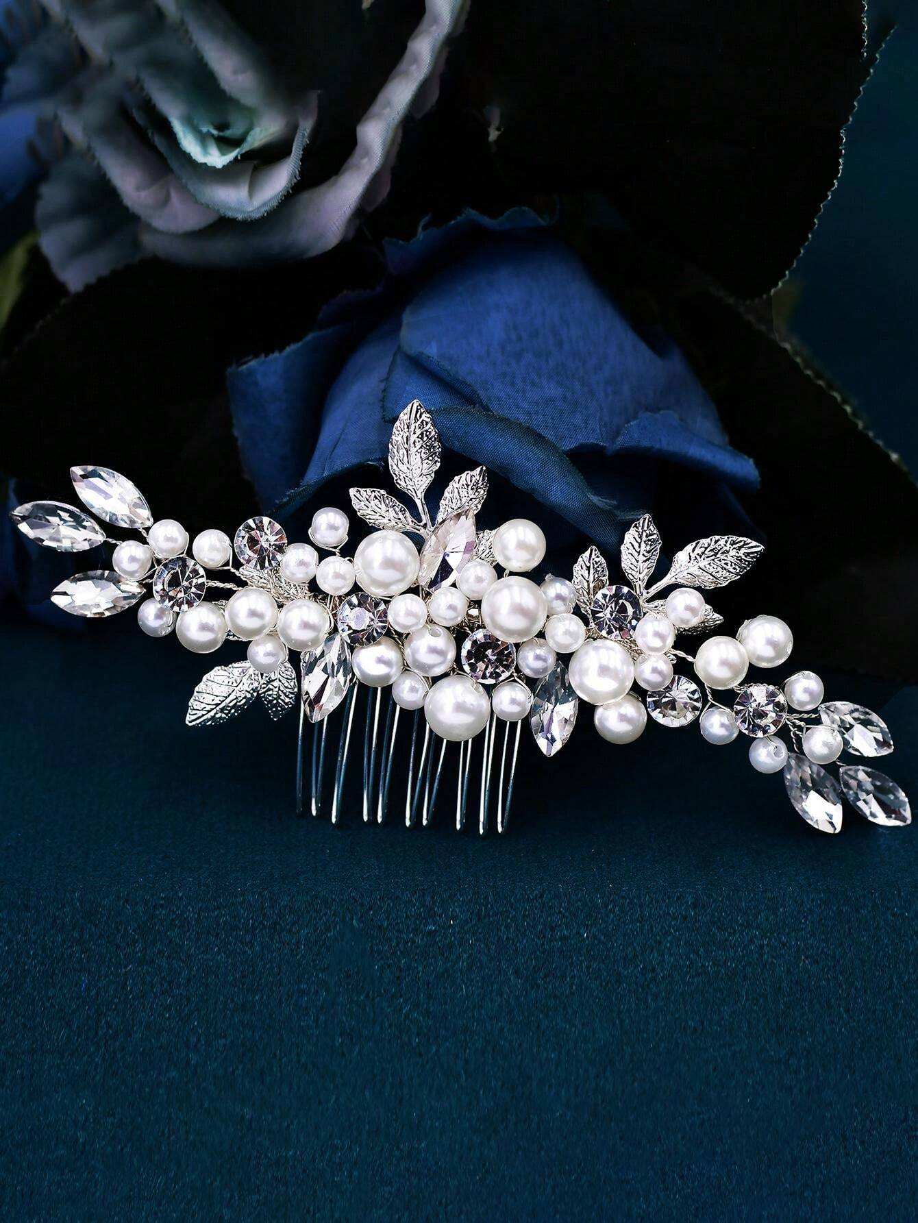 Stort Hårsmykke med Hvide Perler, Sølv Blade & Krystalperler