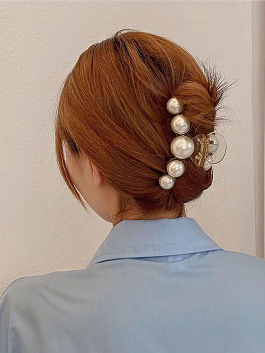 Lys HÄrklemme med Hvide Runde Perler