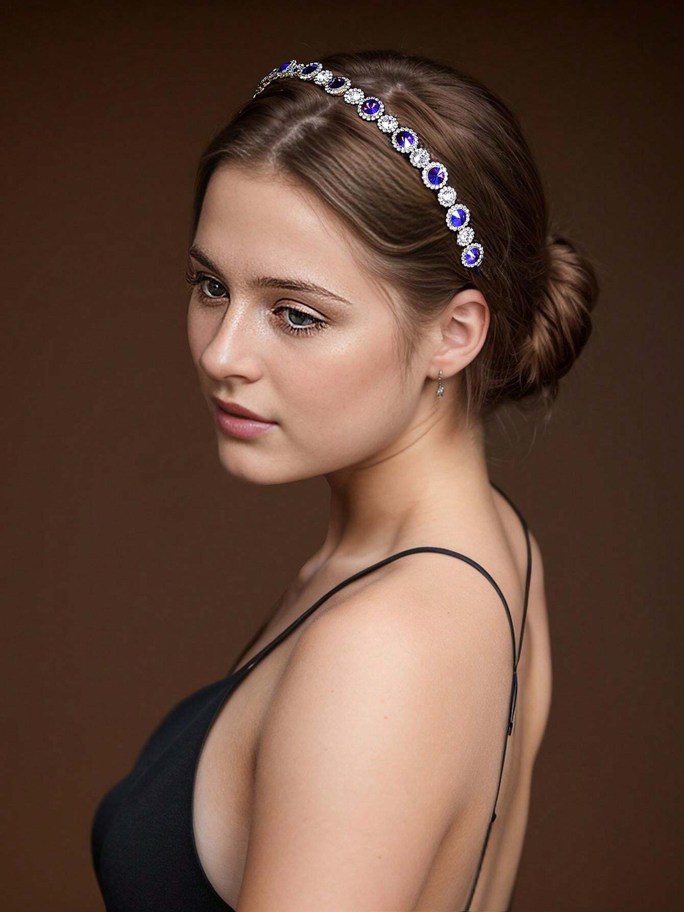 Hårbøjle med Glansfulde Perler i Blå og Klare Farver