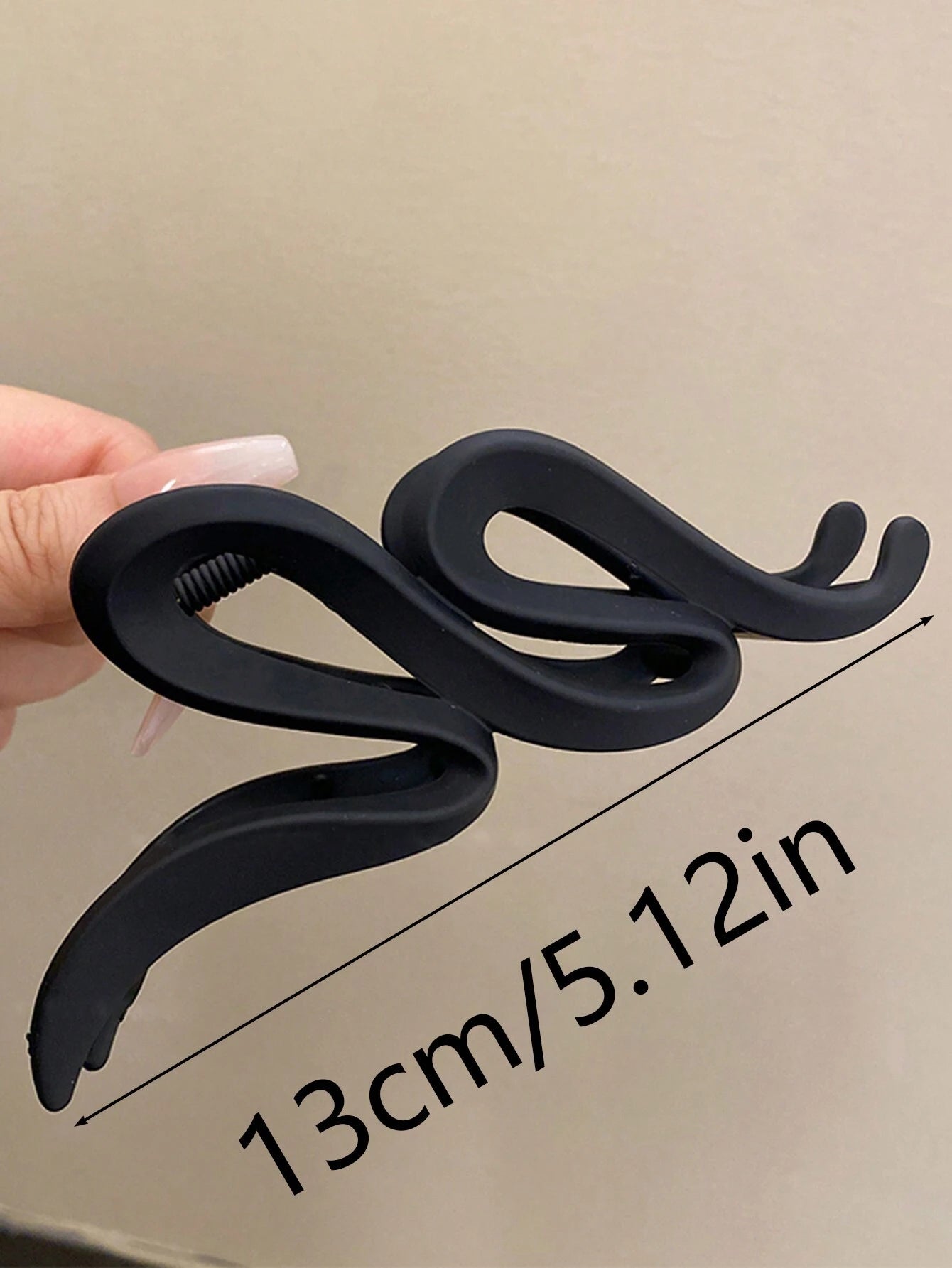 Sort Hårklemme - i Smart Snoet Design
