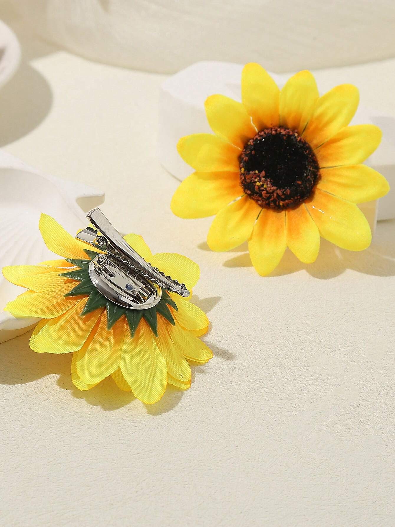4 stk Solsikke Blomster - Hårblomst / Broche