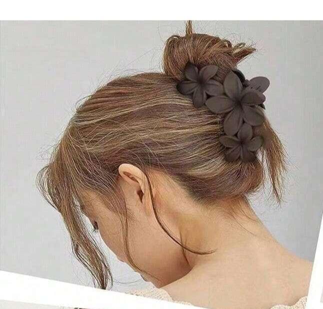 Brun Hårklemme med Blomster
