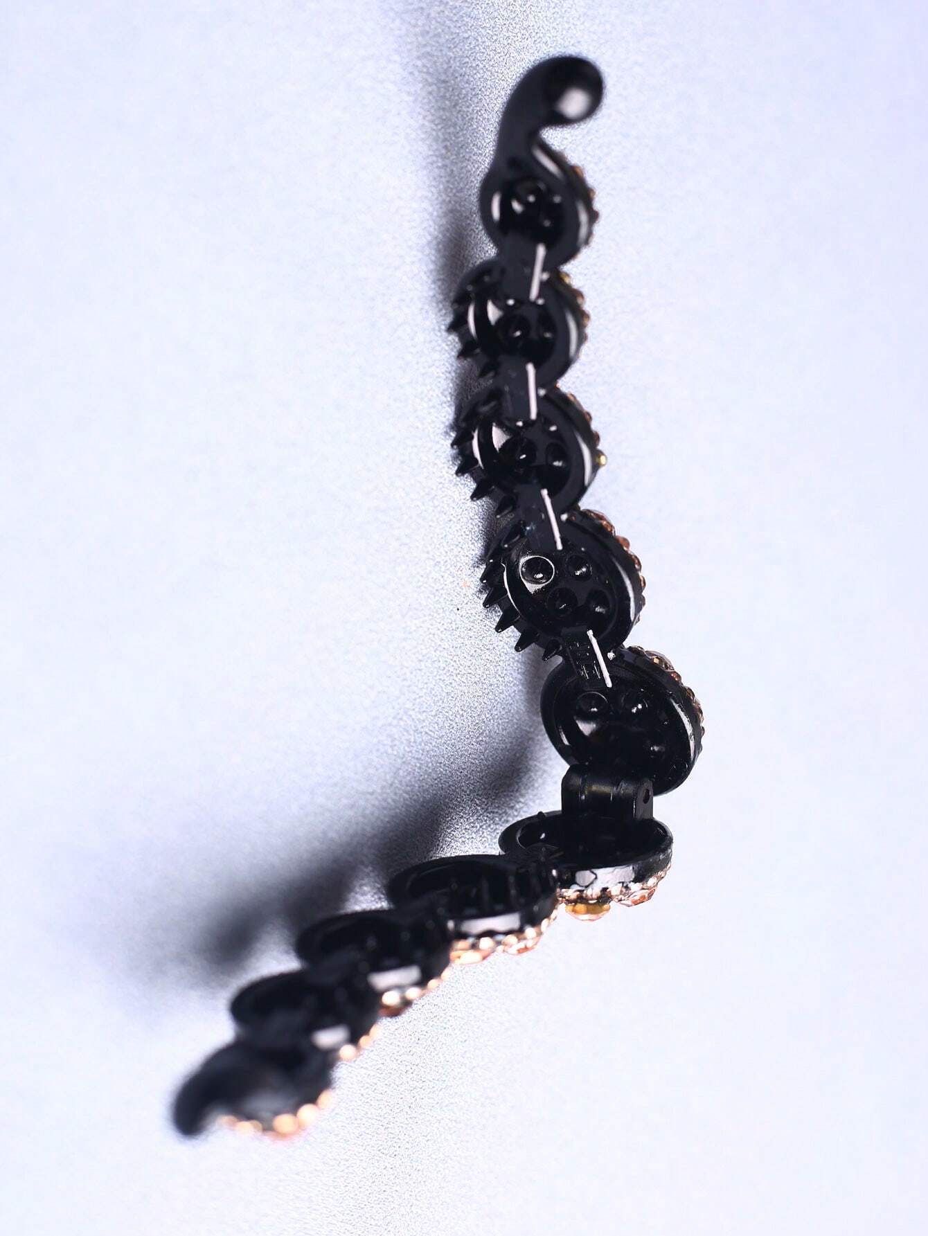 Buet HÄrklemme - Cirkel-Design med Klare Perler