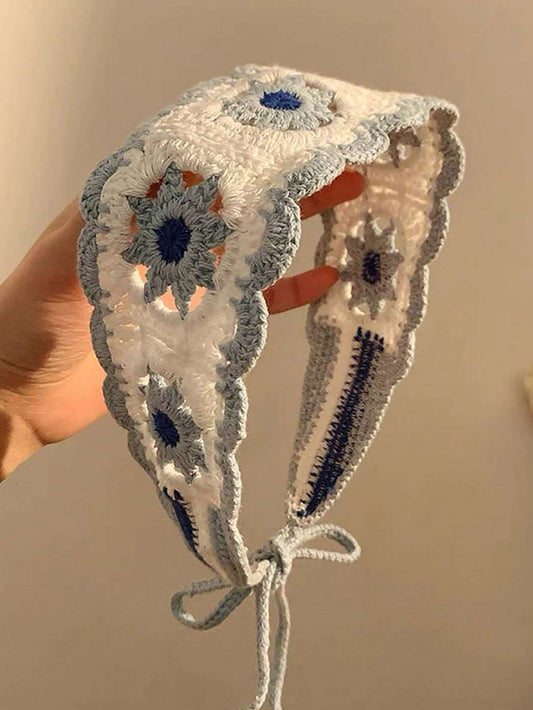 Hæklet Hårbånd med Mønster i Blå Farver