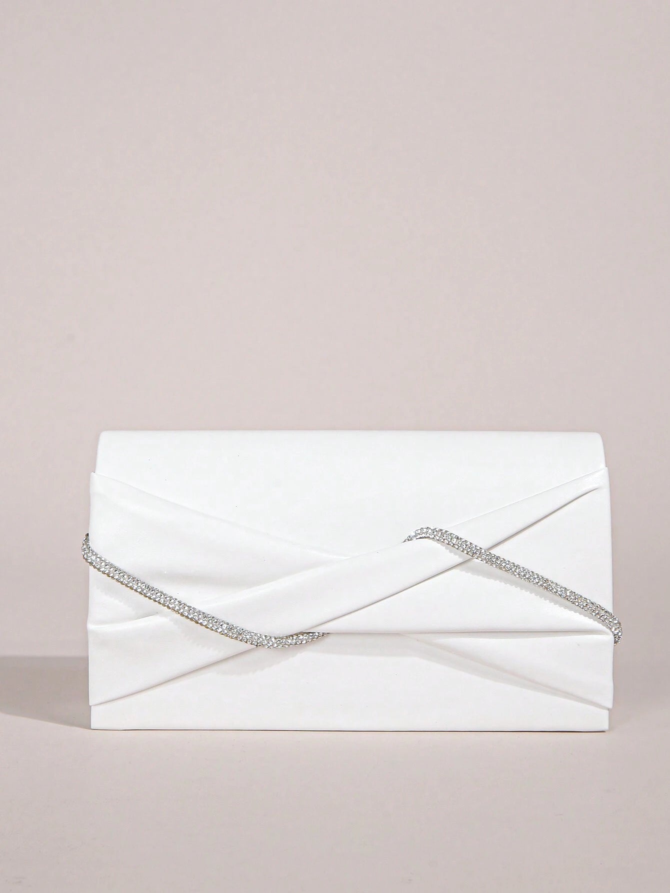 Hvid Clutch Taske - i KunstlĂŠder med SĂžlv & SlĂžjfe Design
