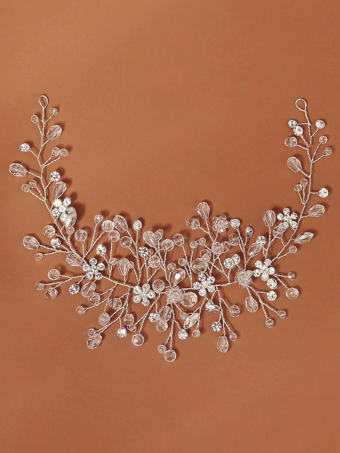 Stort Hårsmykke med Blomster & Perler - Fleksibelt Design