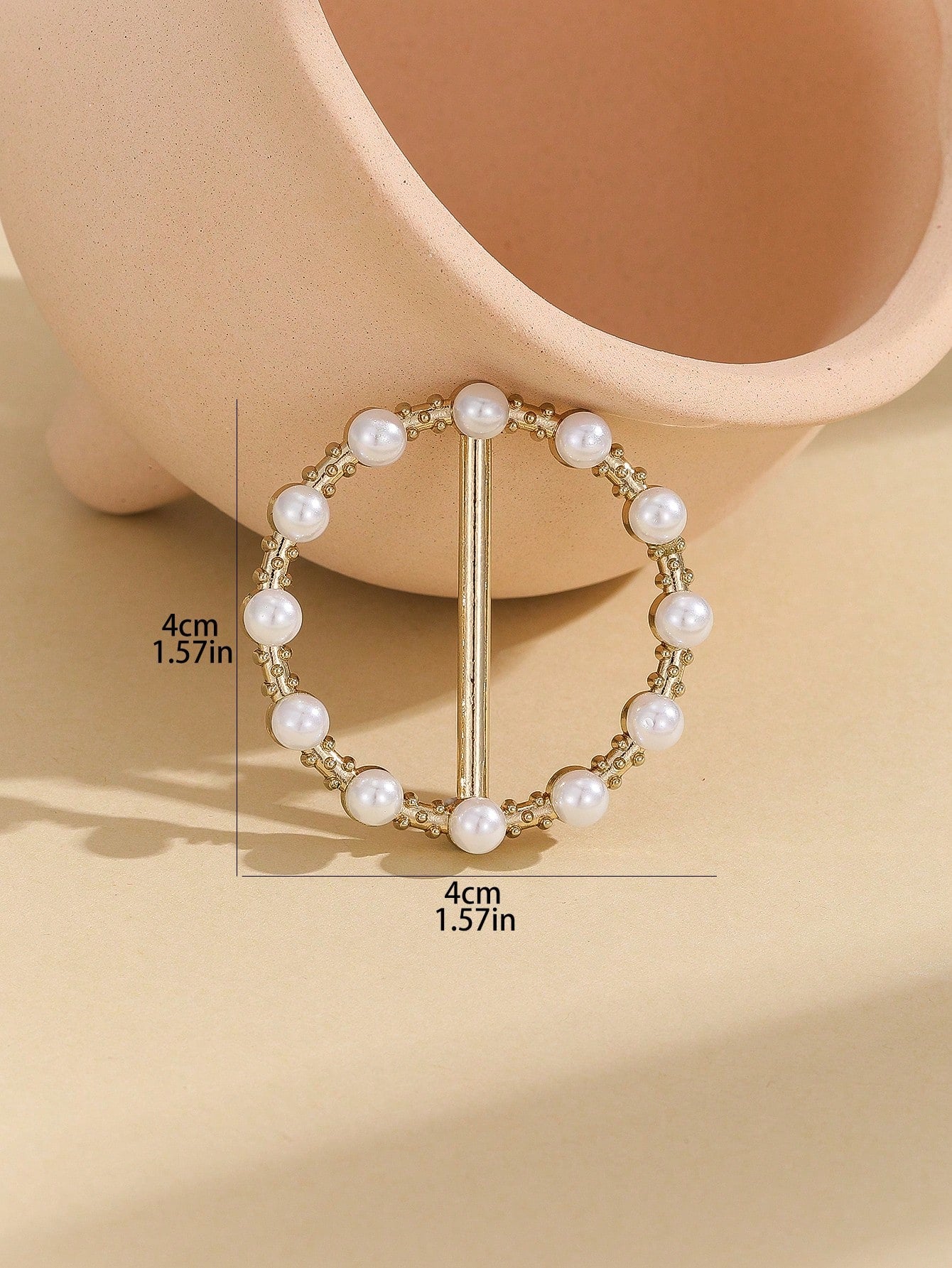 Spænde til Tørklæde - i Gylden med Hvide Perler