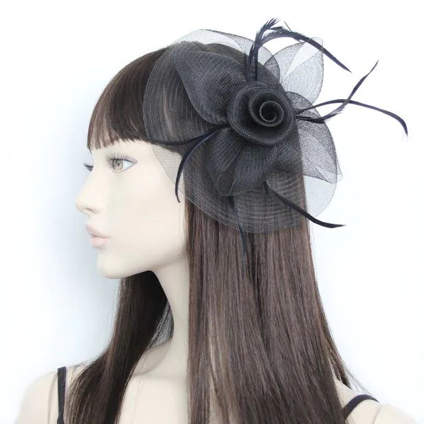 Fascinator - Hat med Blomst og Fjer