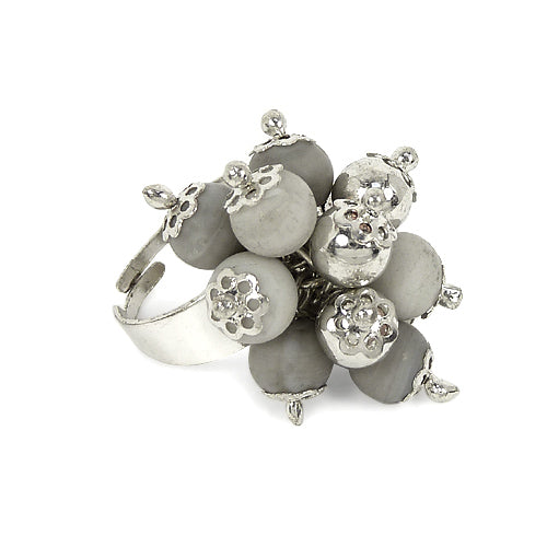 Ring med Perle-Charms i Grå og Sølv - SofiaGaver.dk