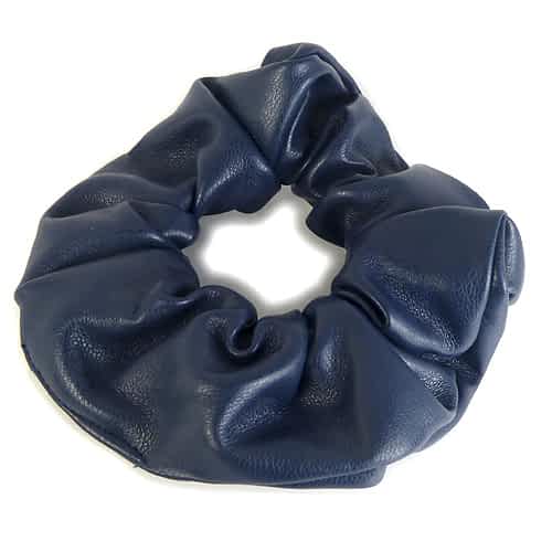 Scrunchie i Vegansk Læder - i Blå - SofiaGaver.dk