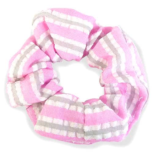 Scrunchie i Stribet Crinkle Stof - i Lyserød - SofiaGaver.dk