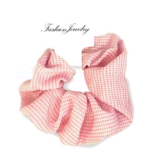 Scrunchie Hårelastik med Gingham Tern i Lyserød & Hvid - SofiaGaver.dk