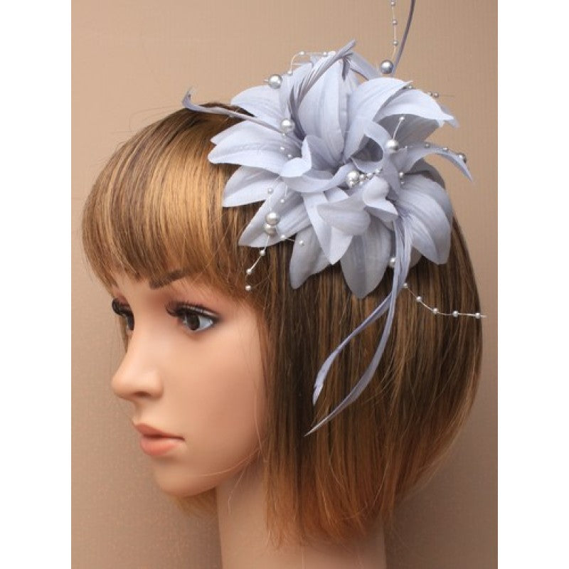 Grå Hårblomst - Fascinator m. Fjer & Perlestrenge