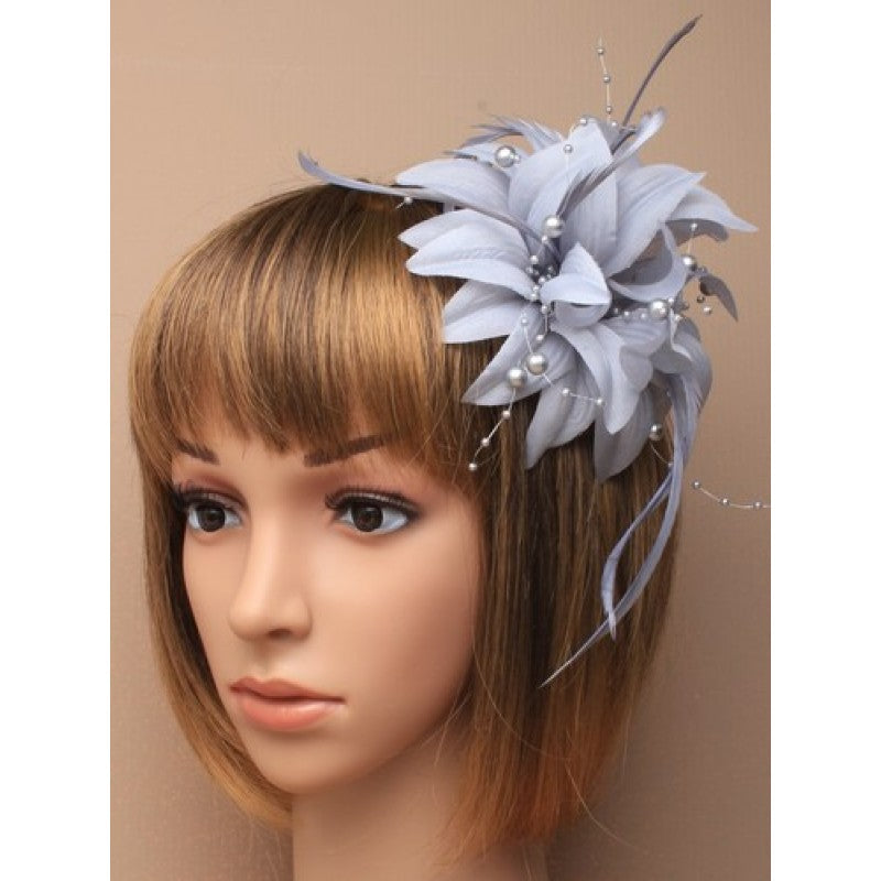 Grå Hårblomst - Fascinator m. Fjer & Perlestrenge