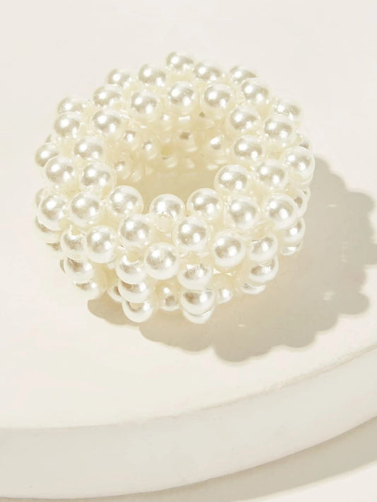 Scrunchie HÄrelastik med Hvide Perler - SofiaGaver.dk
