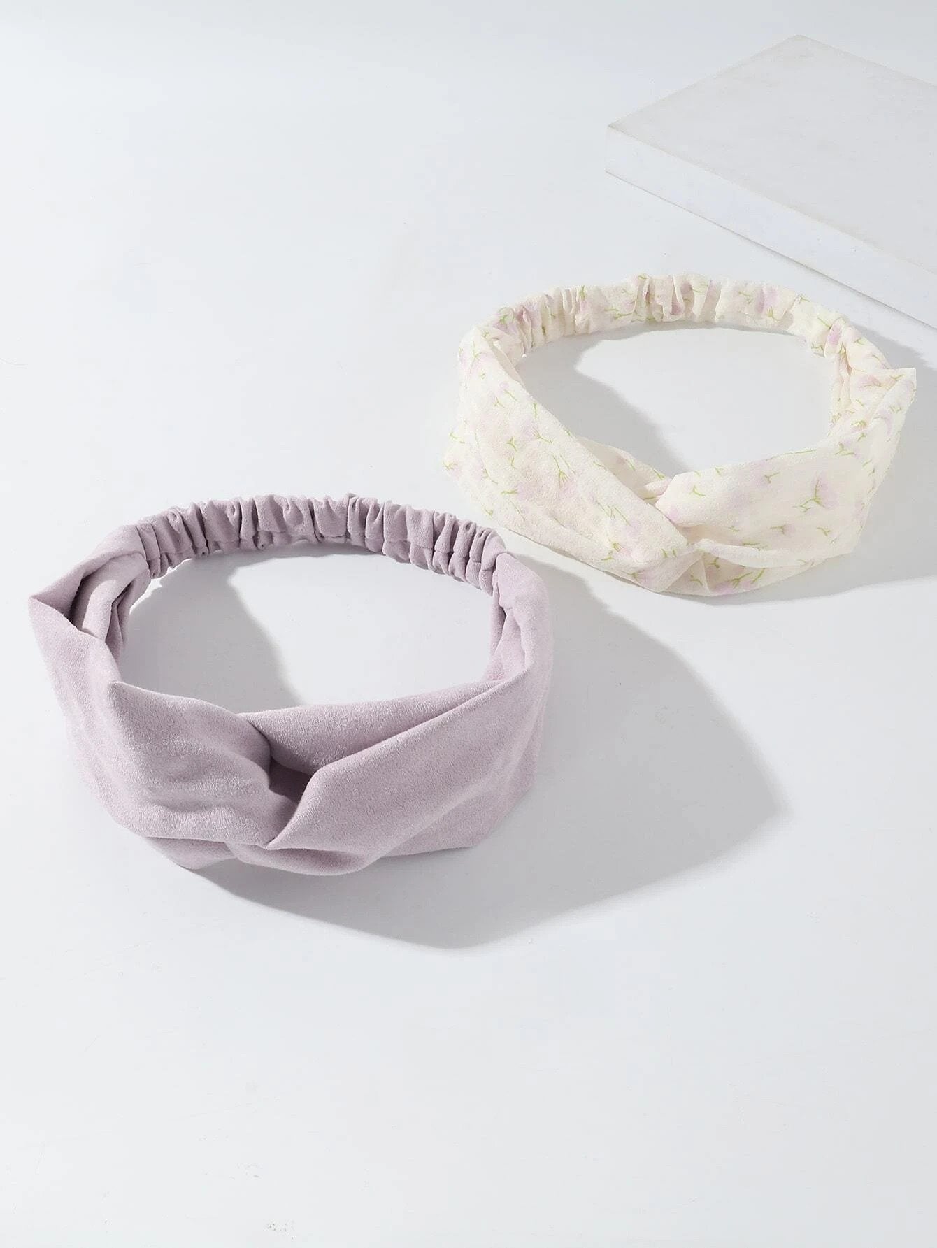 2 Stk Hårbånd med Snoning - Lilla Farver - SofiaGaver.dk
