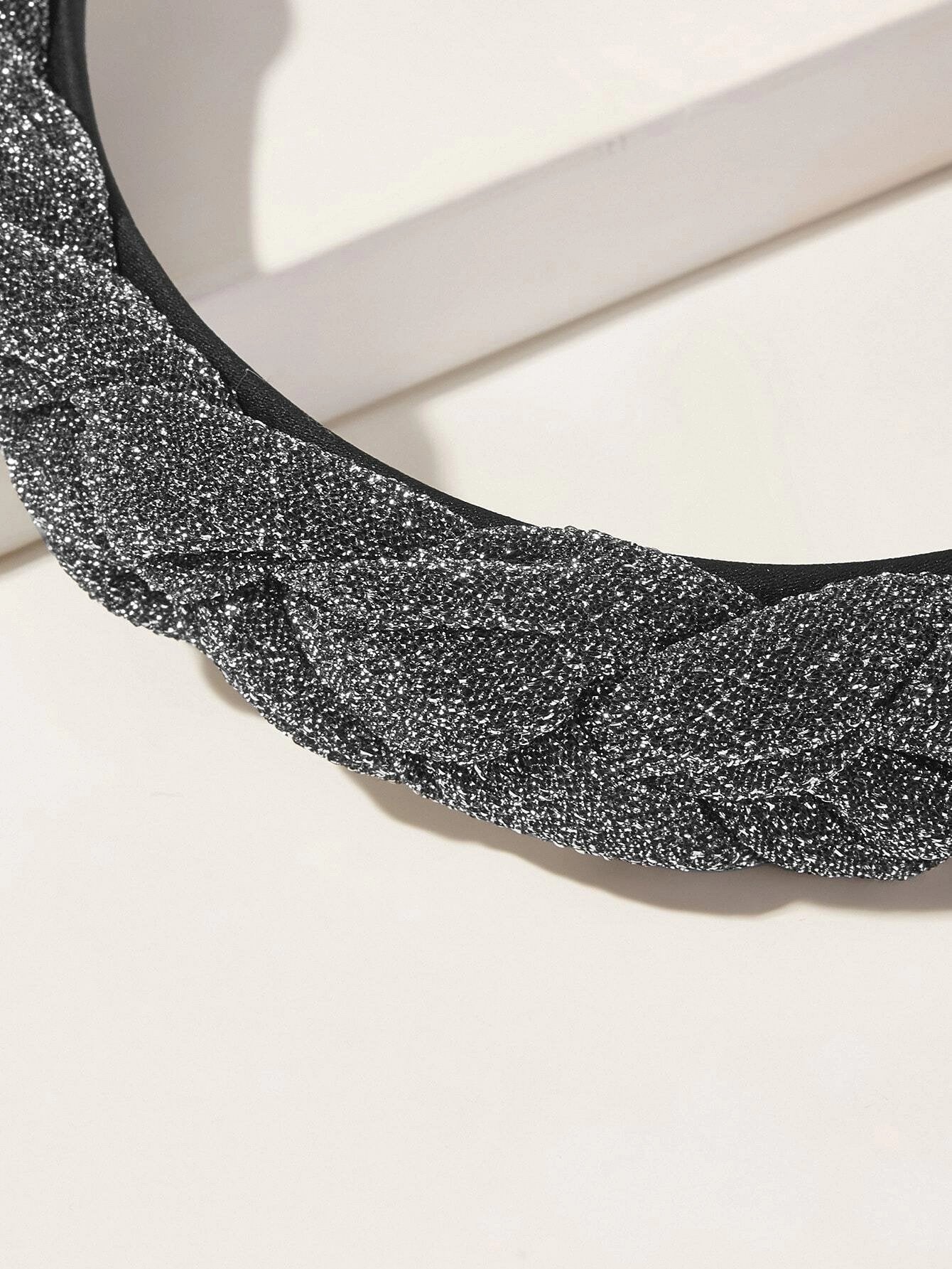 Hårbøjle med Sølv Glitter i Flettet Design - SofiaGaver.dk