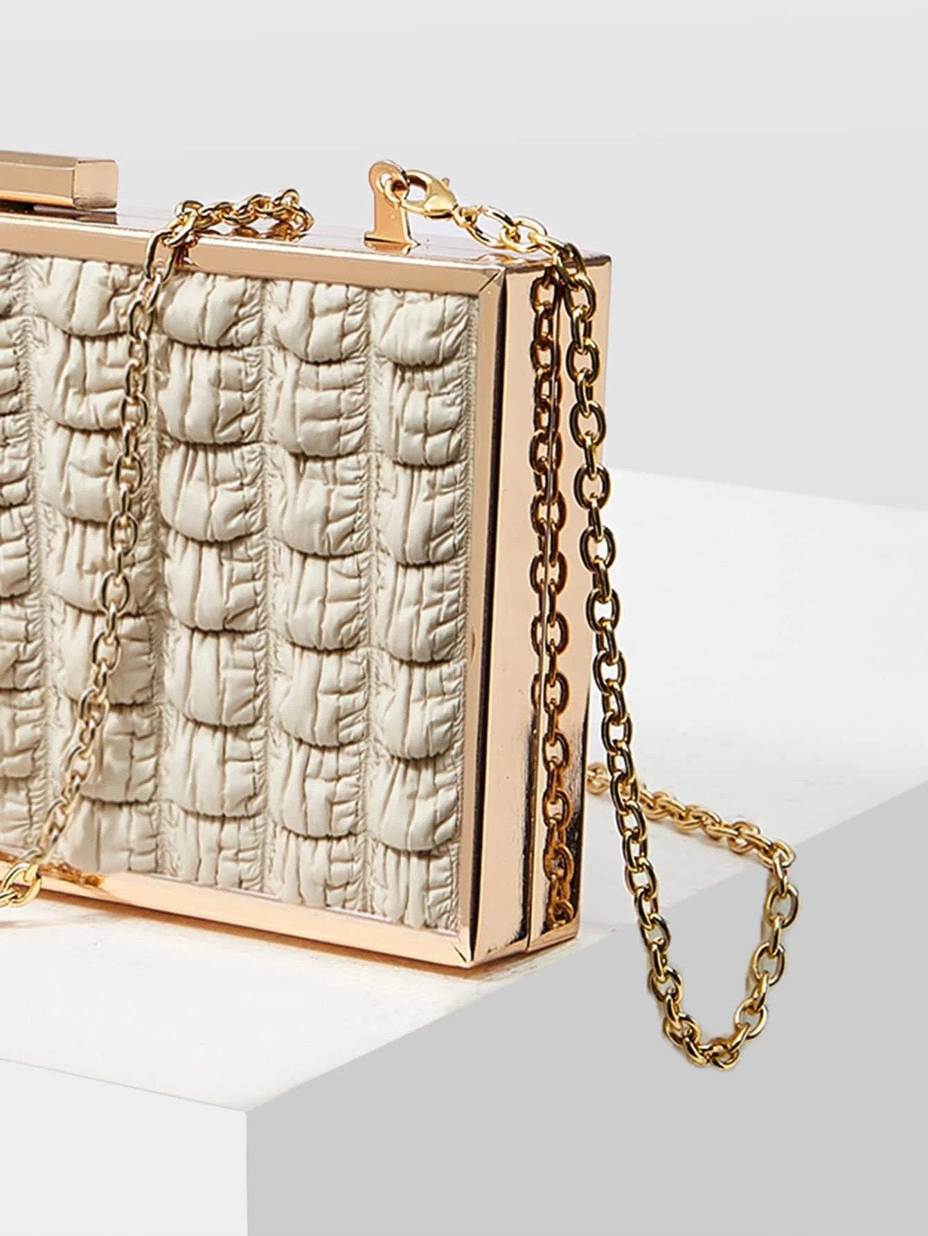 Clutch Taske - med Guld RammelÄs & Polstret Design - SofiaGaver.dk