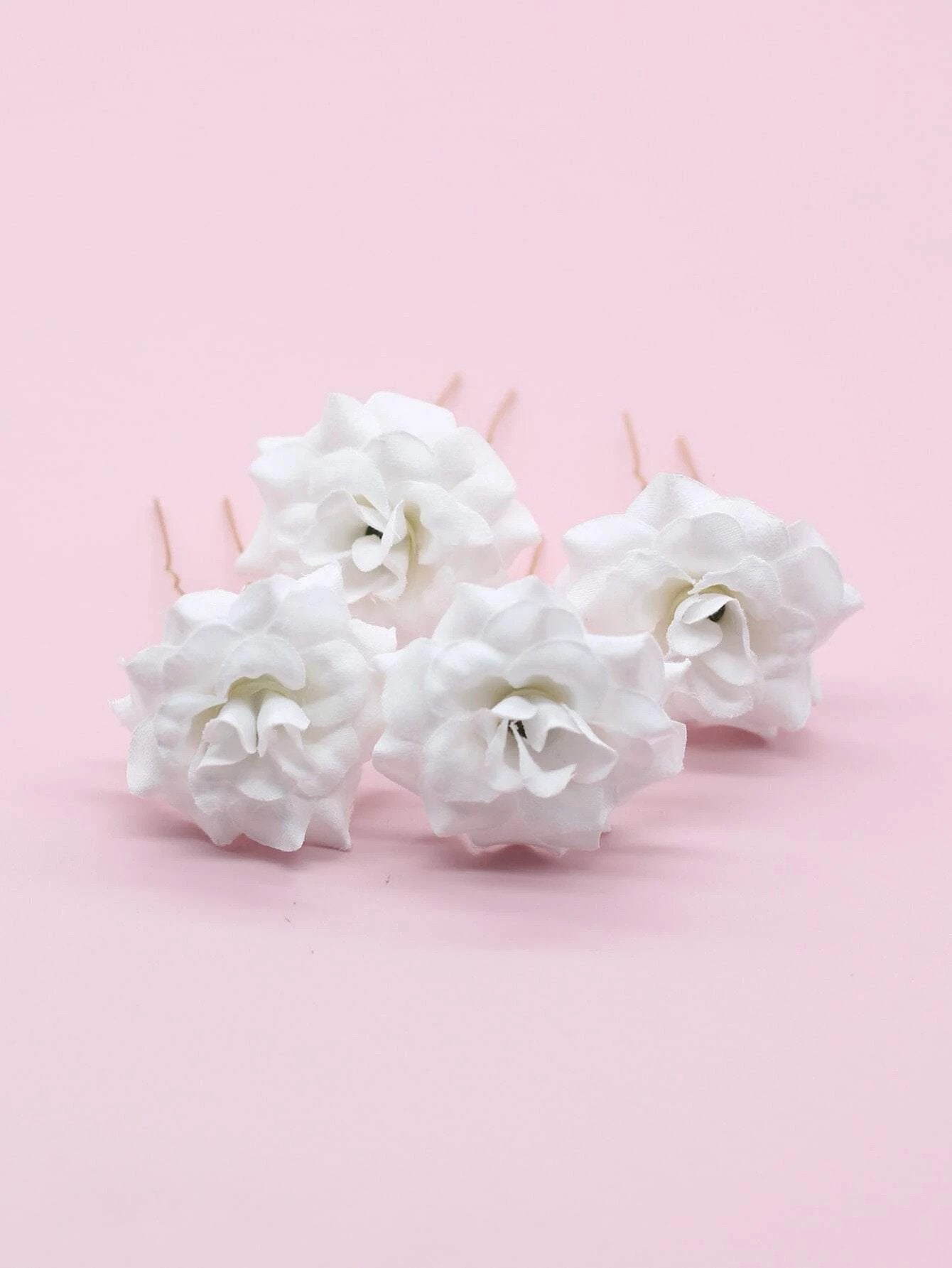 4 Stk Gyldne Hårnåle med Hvide Blomster - SofiaGaver.dk