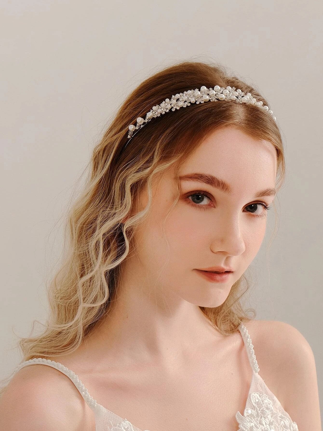 H rb jle Diadem Med Krystalperler Hvide Perler SofiaGaver dk h-rb-jle-diadem-med-krystalperler-hvide-perler-sofiagaver-dk