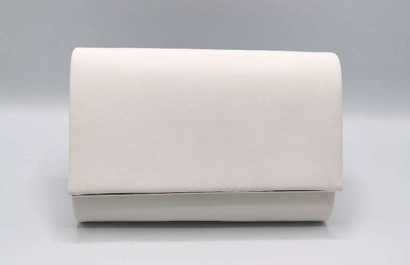 Klassisk Hvid Clutch Taske - med Sølvkant - SofiaGaver.dk