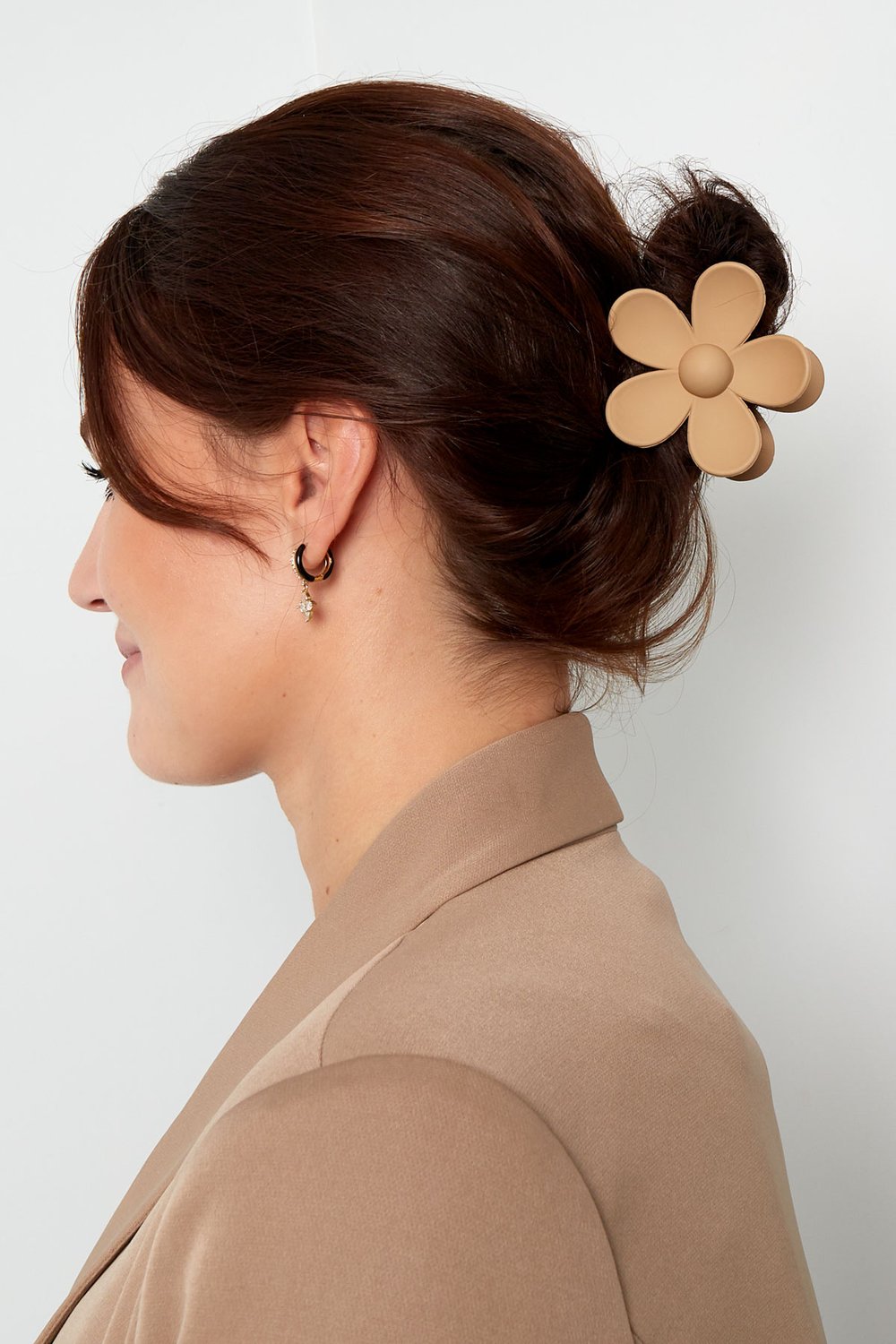 Hårklemme i Blomster-Design - i Beige