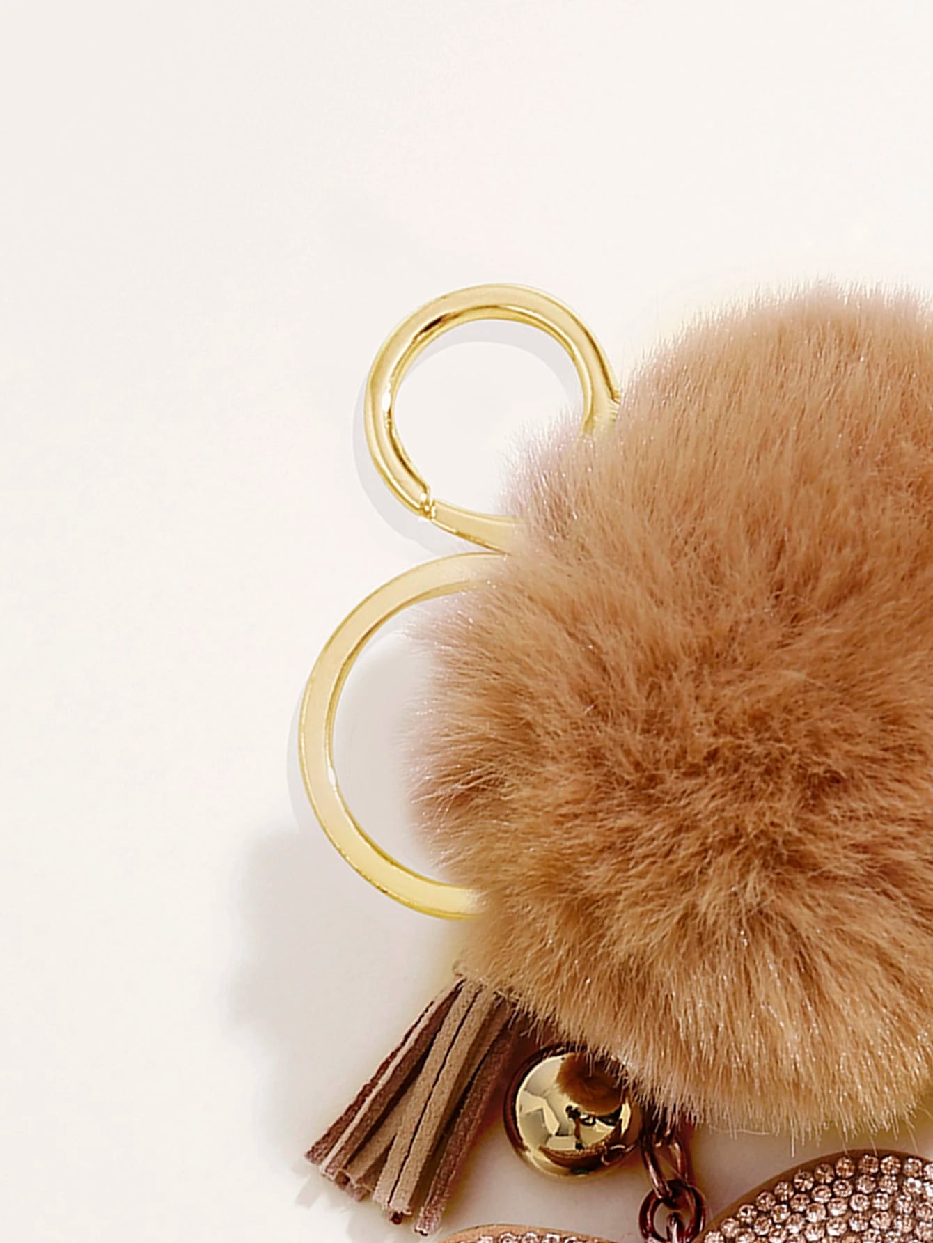 Nøglering med Glansfuld Hjerte, Klokke, Tassel & Pom Pom - i Gylden