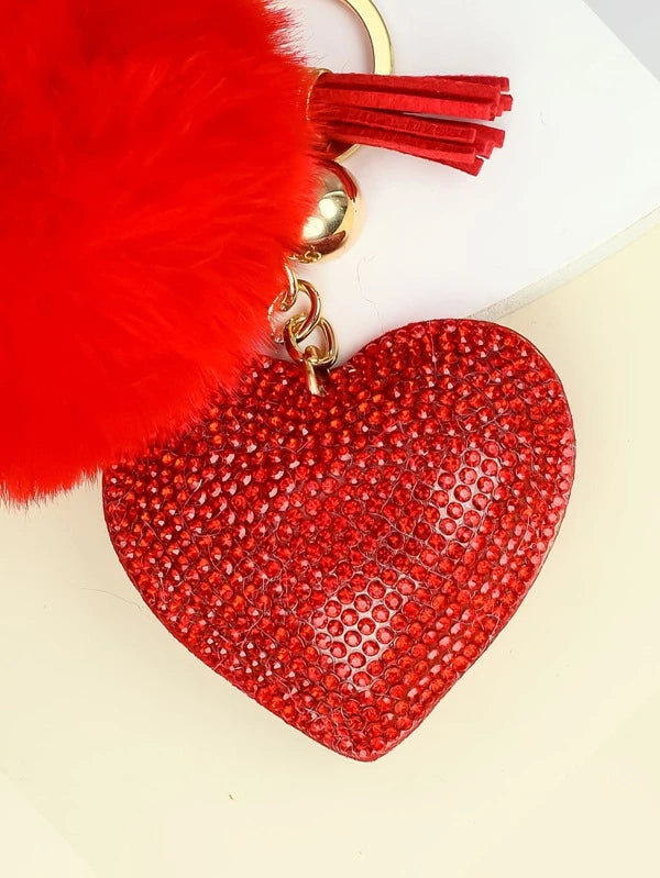 Nøglering med Glansfuld Hjerte, Klokke, Tassel & Pom Pom - i Rød