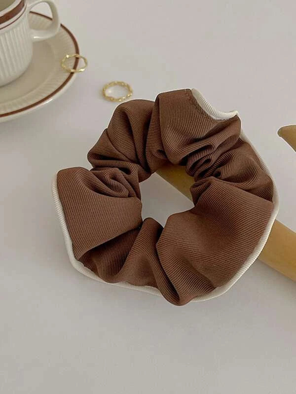 2 Stk Scrunchies med Kontrast Kanter - i Brun & Beige