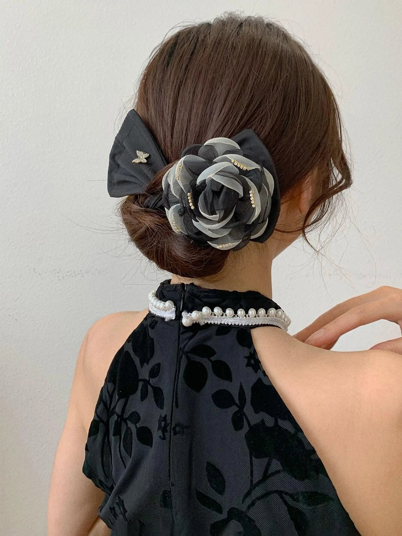 Elegant "Bun Twist" til Knold - med Blomst