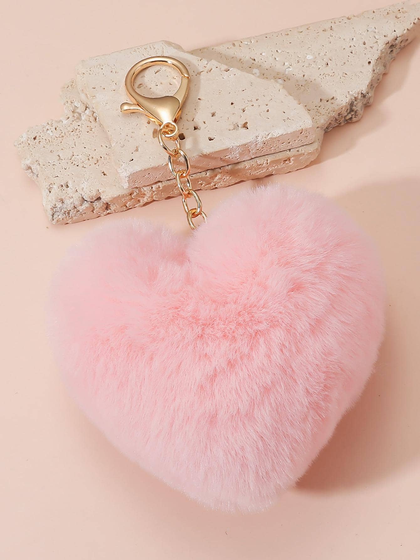 Gylden Nøglering med Stort Lyserød Hjerte