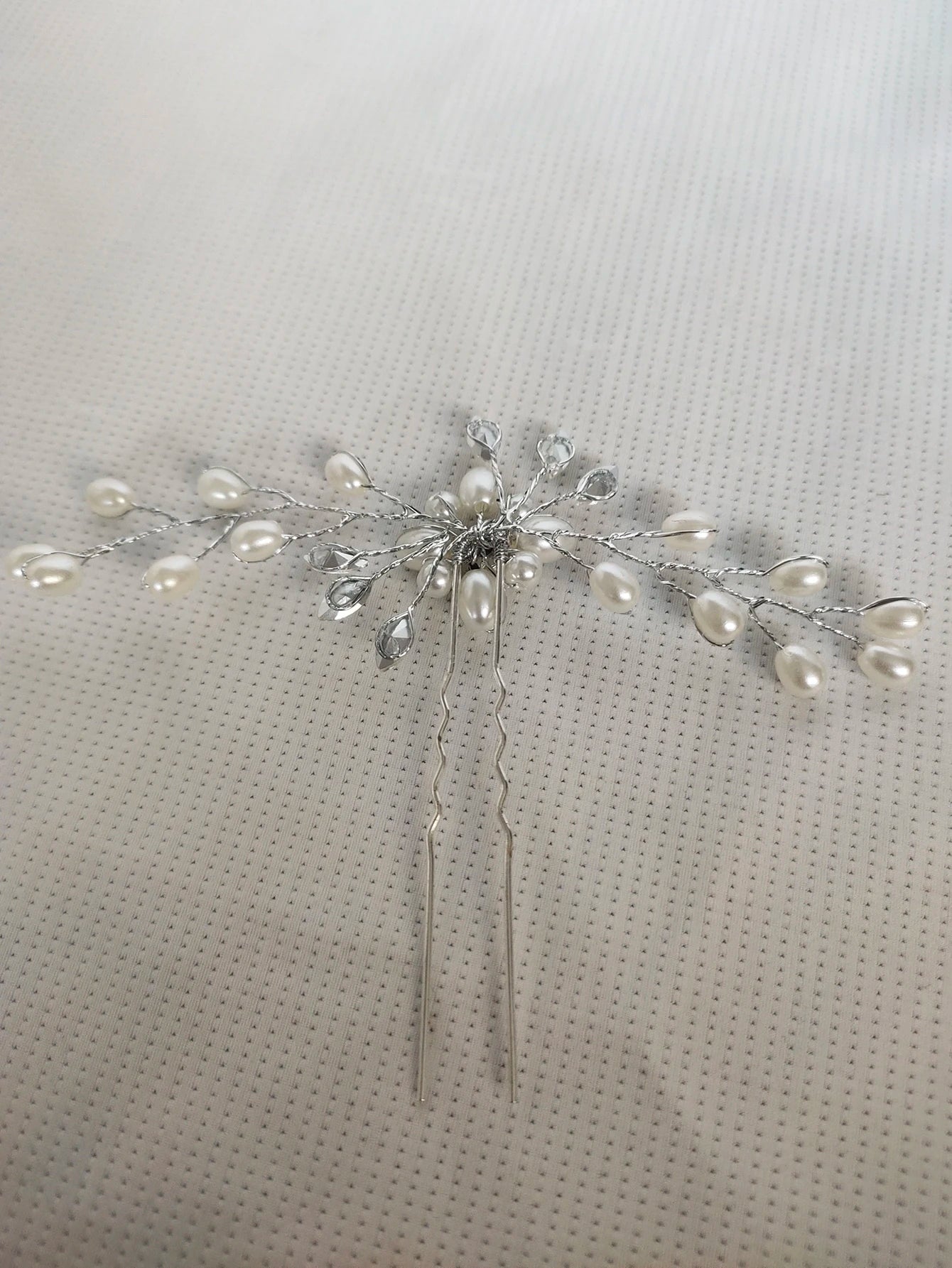 Hårnål med Perle Blomst - med Hvide & Klare Perler