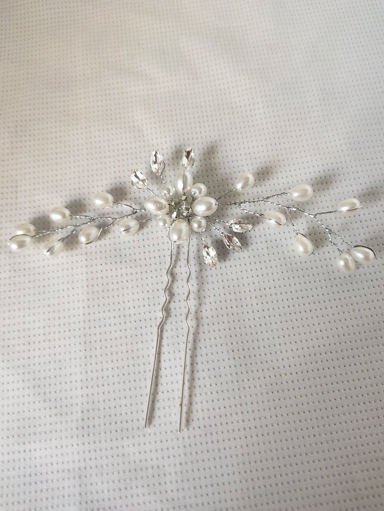 Hårnål med Perle Blomst - med Hvide & Klare Perler