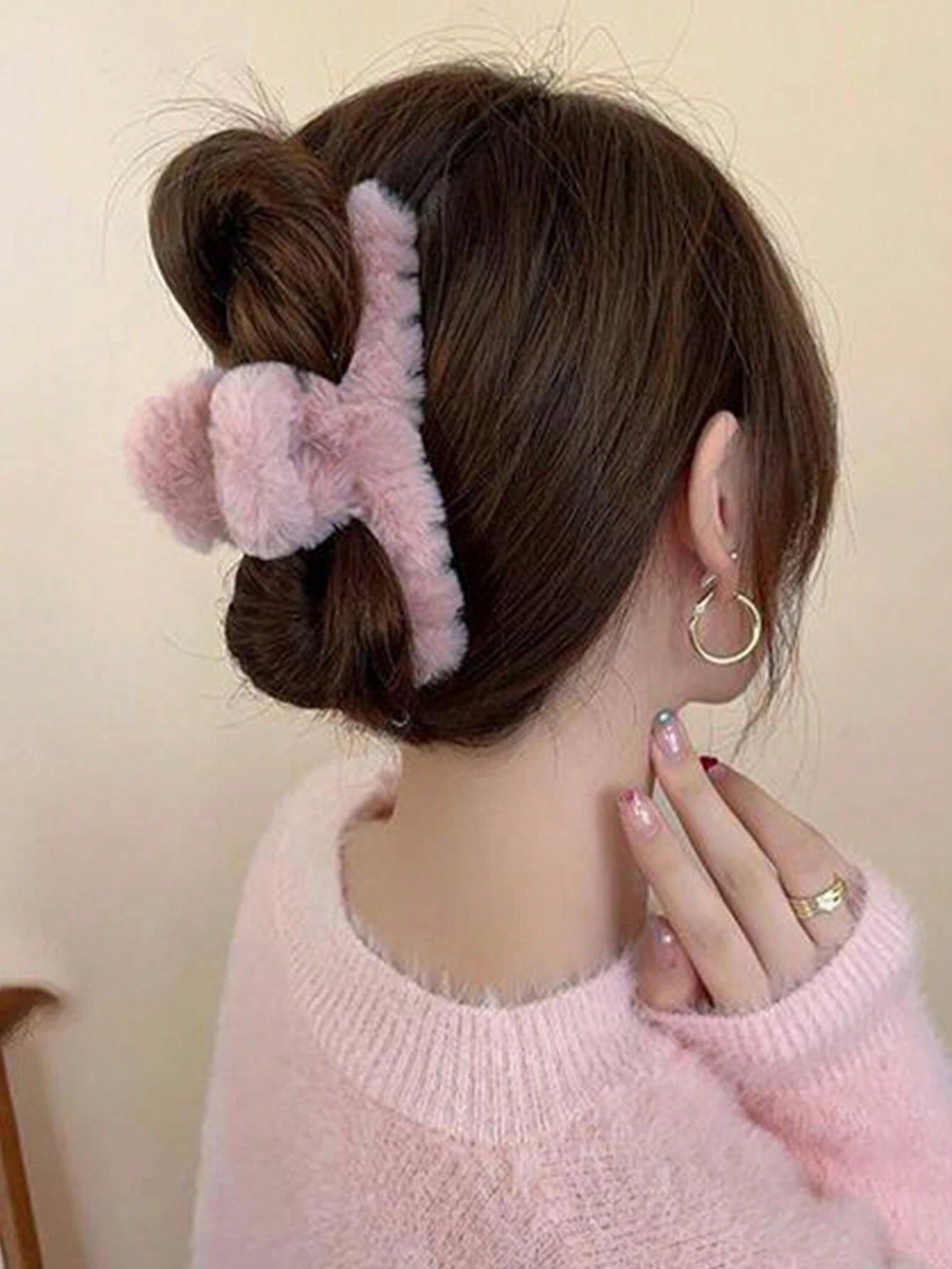 Large Hair Clip with Plush - in Pink