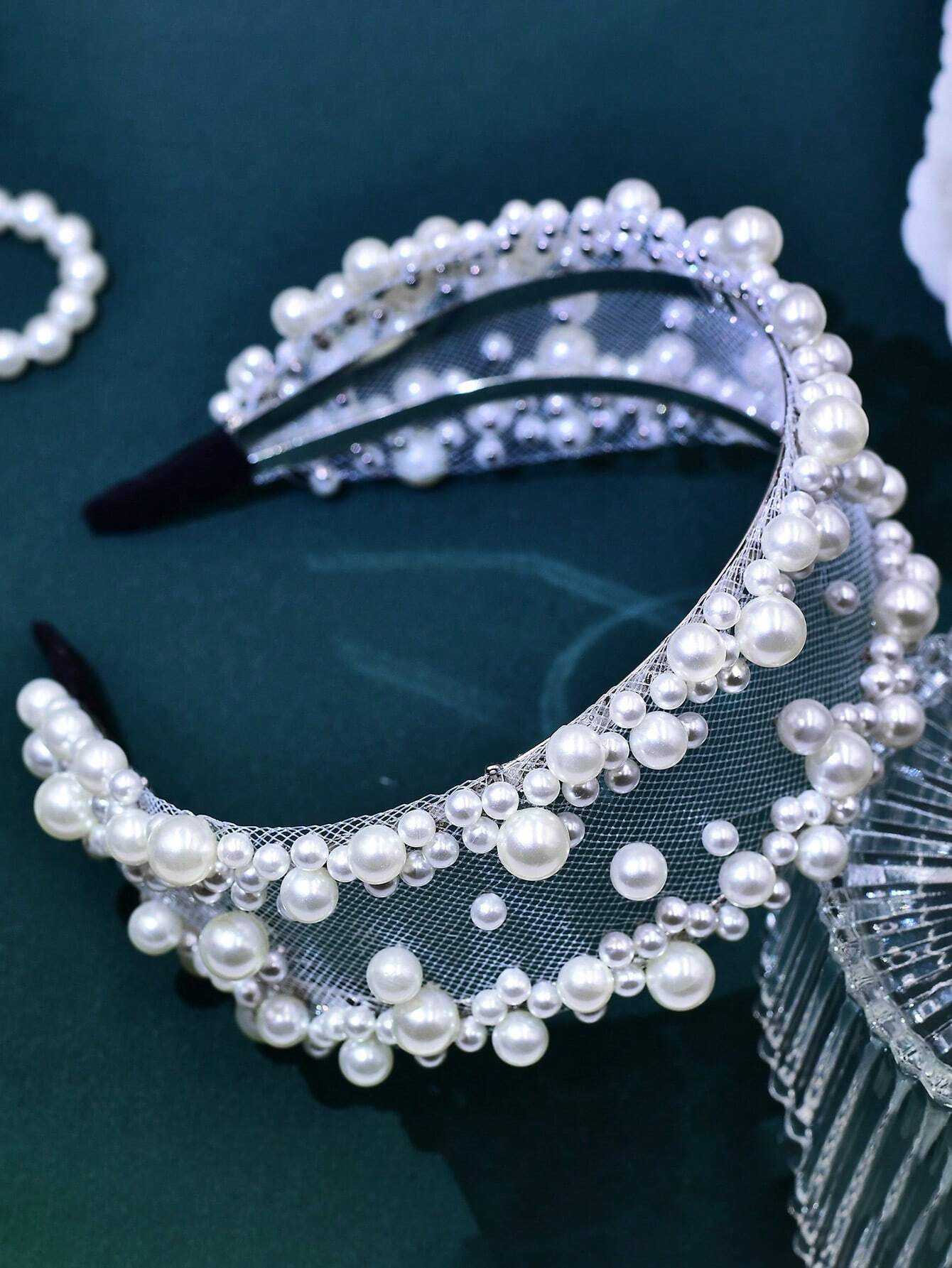 Elegant Hårbøjle med Hvide Perler