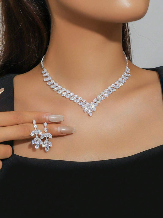 Halskæde & Øreringe -  med Glansfulde Krystalperler 