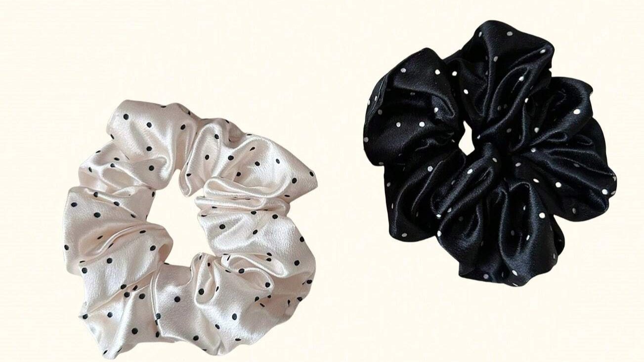 2 Stk Satin Scrunchies Elastikker med Prikker - i Sort & Hvid