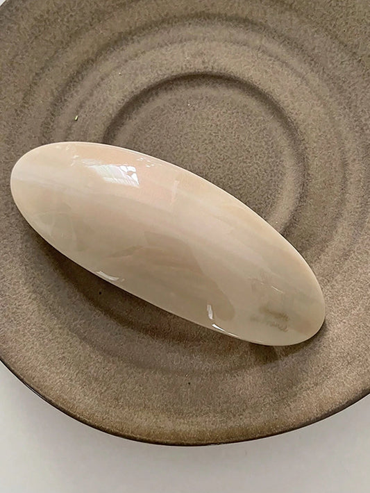 Stort Ovalt Patent Hårspænde - i Beige