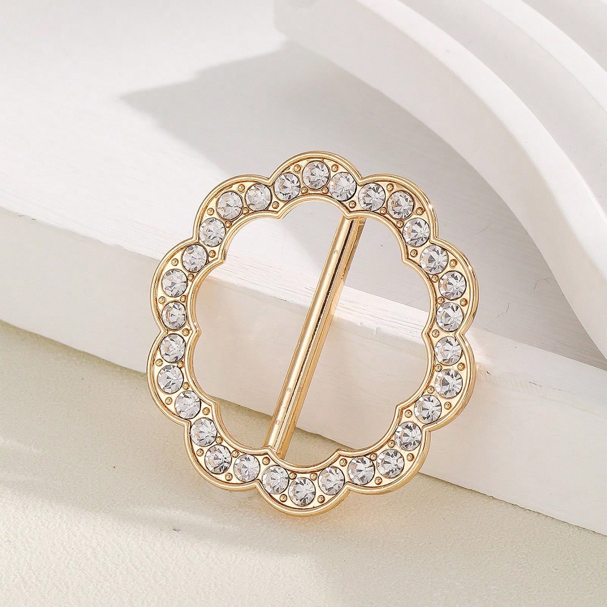 Spænde til Tørklæde - i Gylden med Klare Perler